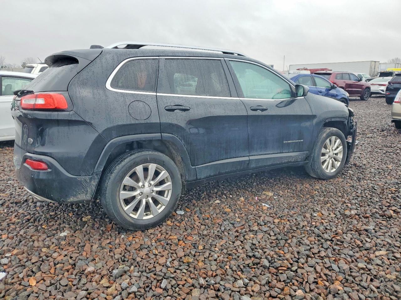 2018 JEEP CHEROKEE OVERLAND photo 3