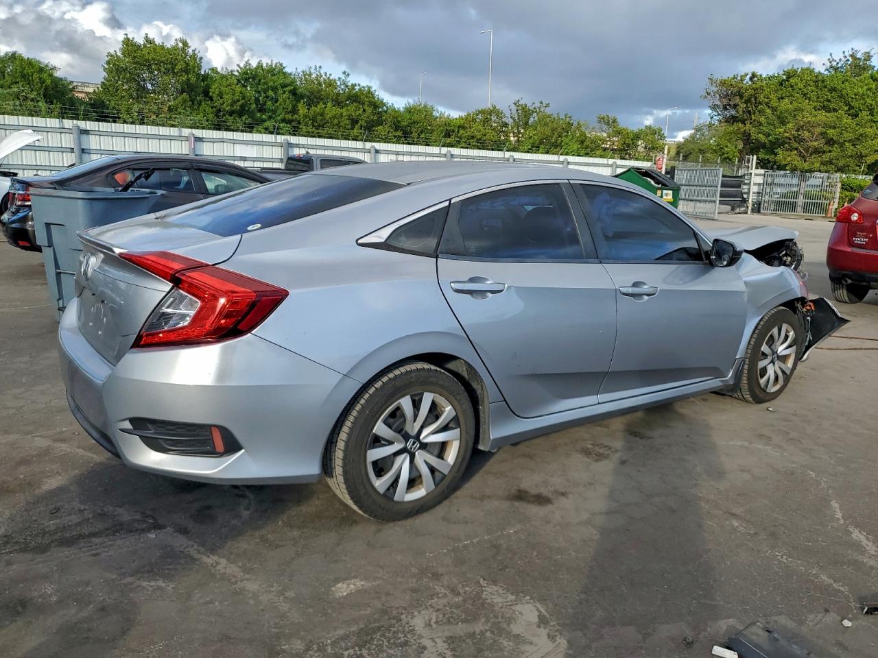 2017 HONDA CIVIC LX photo 3