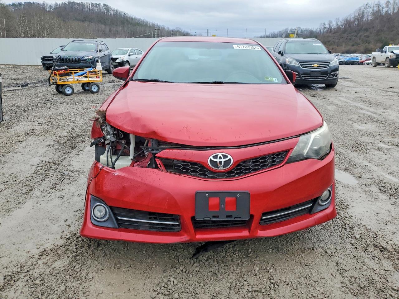 2014 TOYOTA CAMRY L photo 5