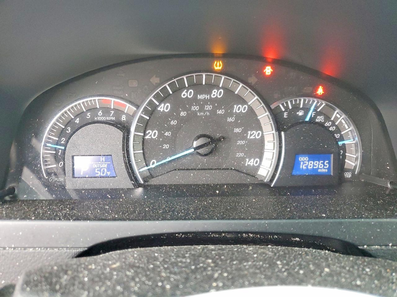 2014 TOYOTA CAMRY L photo 9