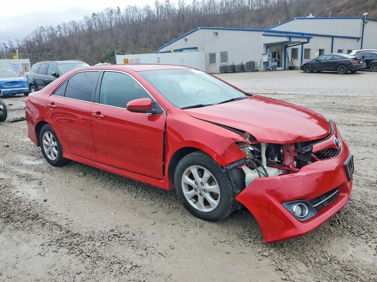 2014 TOYOTA CAMRY L photo 4