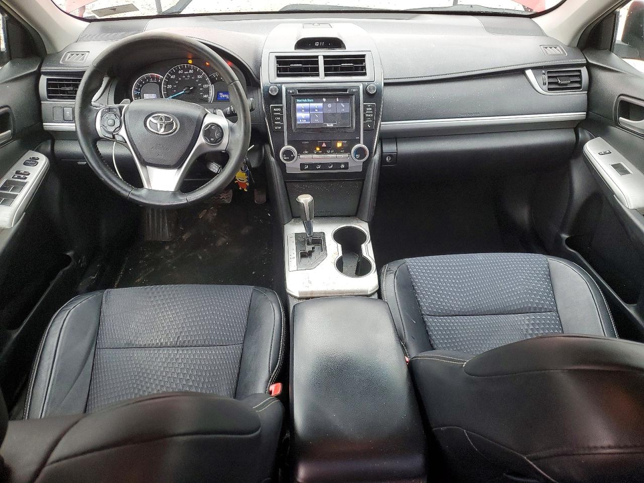 2014 TOYOTA CAMRY L photo 8