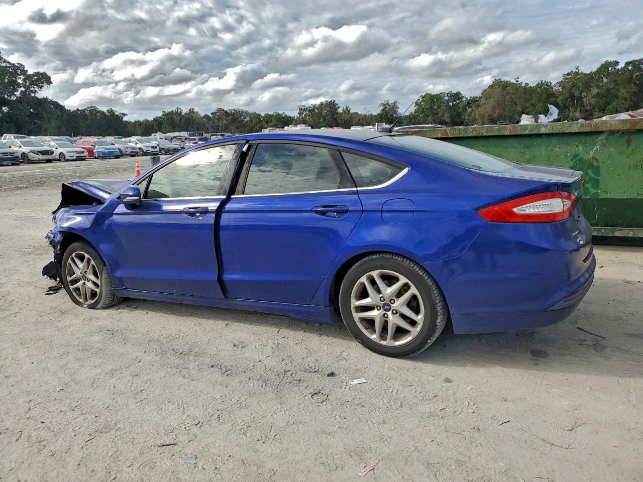 2013 FORD FUSION SE photo 2