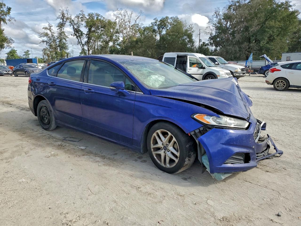 2013 FORD FUSION SE photo 4
