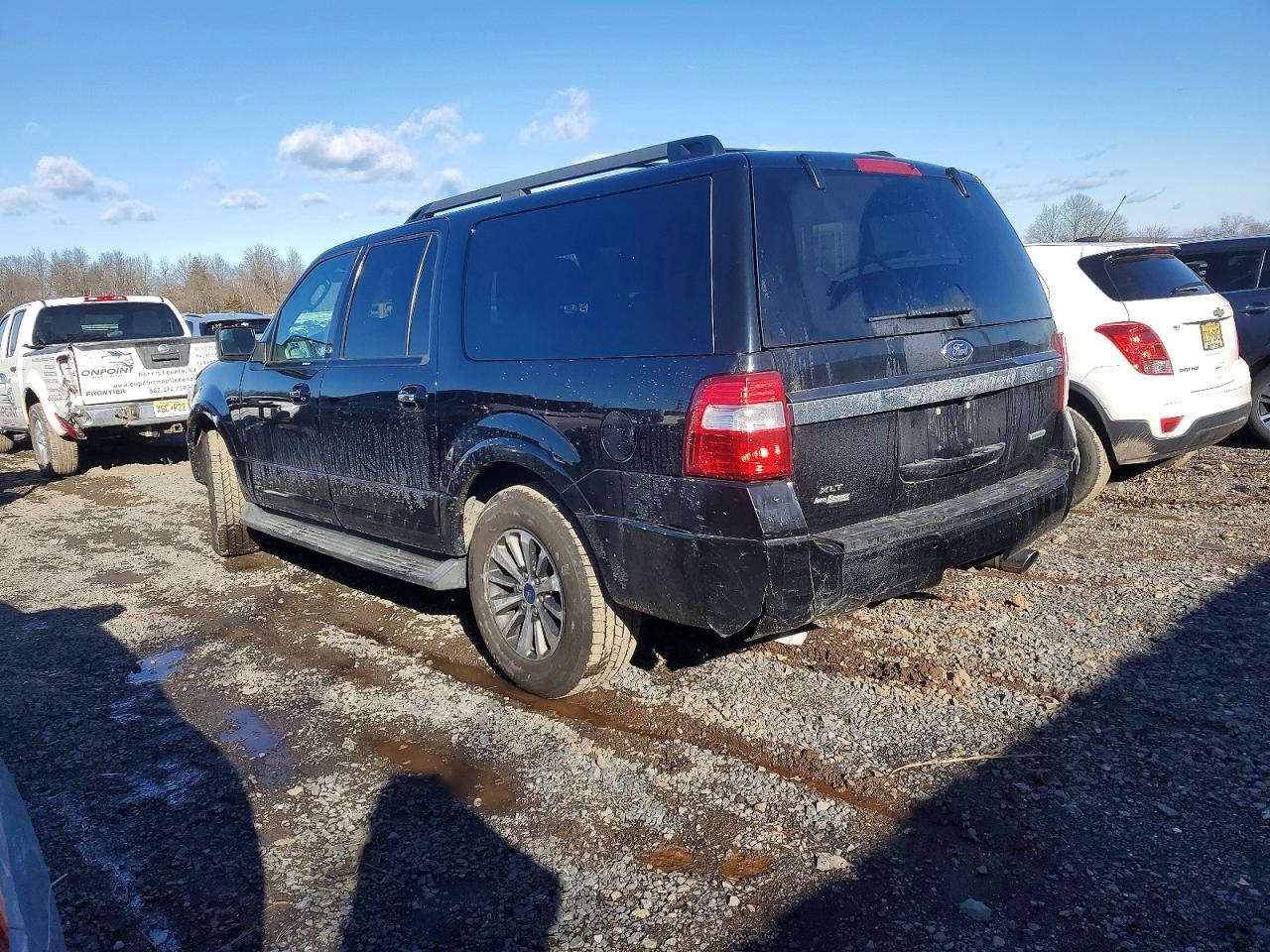 2017 FORD EXPEDITION EL XLT photo 2