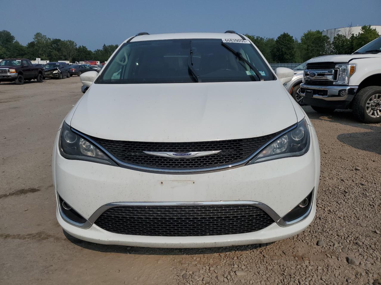 2019 CHRYSLER PACIFICA TOURING L photo 5
