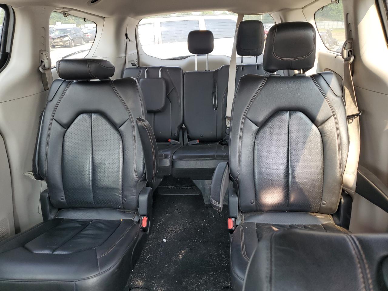 2019 CHRYSLER PACIFICA TOURING L photo 10
