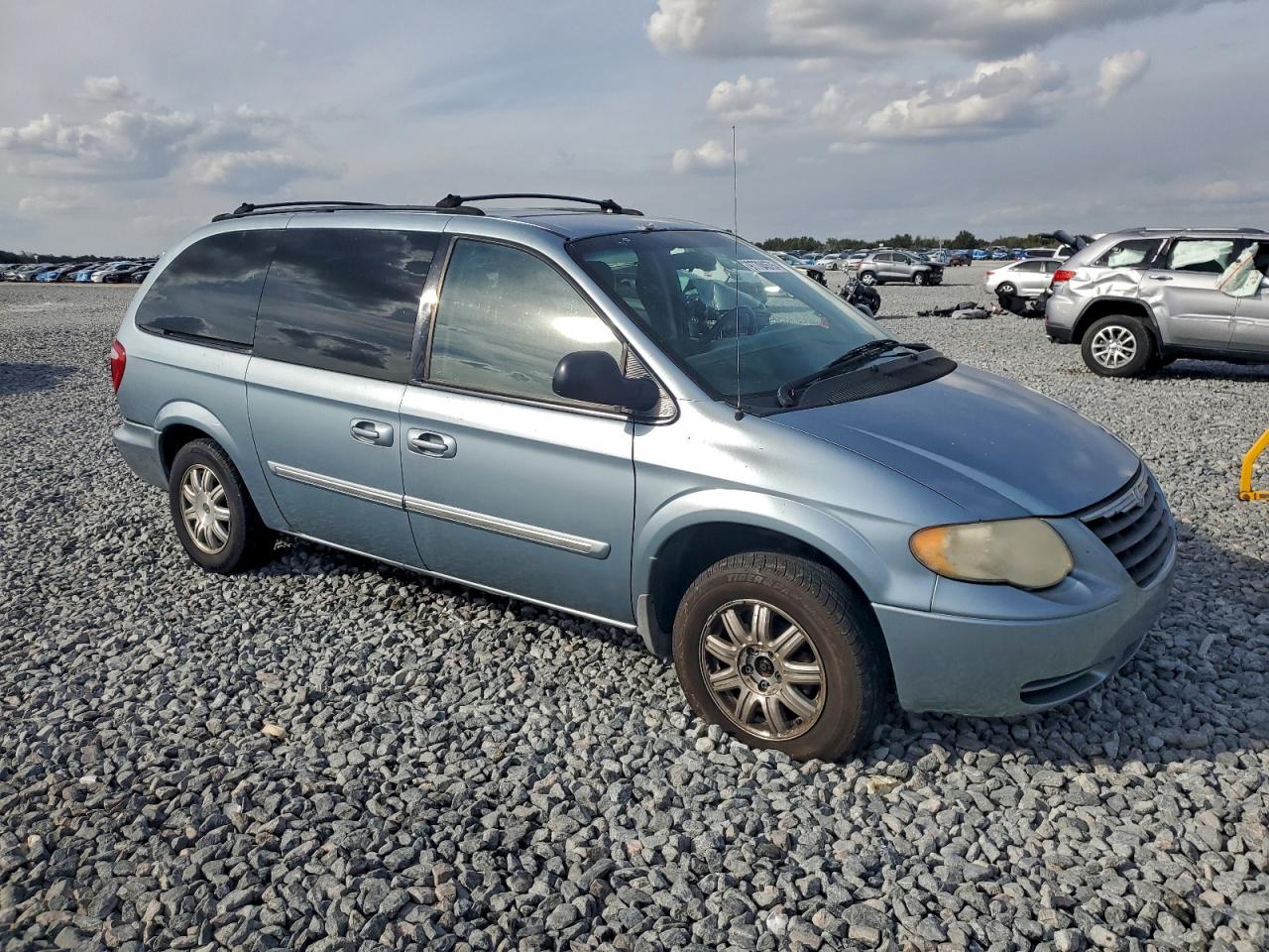 2006 CHRYSLER TOWN & COUNTRY TOURING photo 4