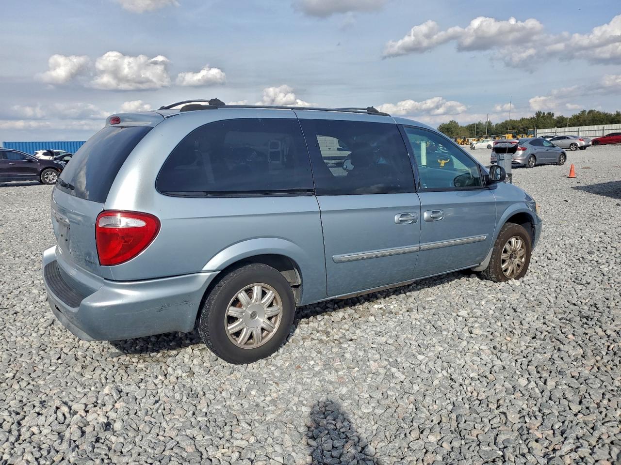 2006 CHRYSLER TOWN & COUNTRY TOURING photo 3