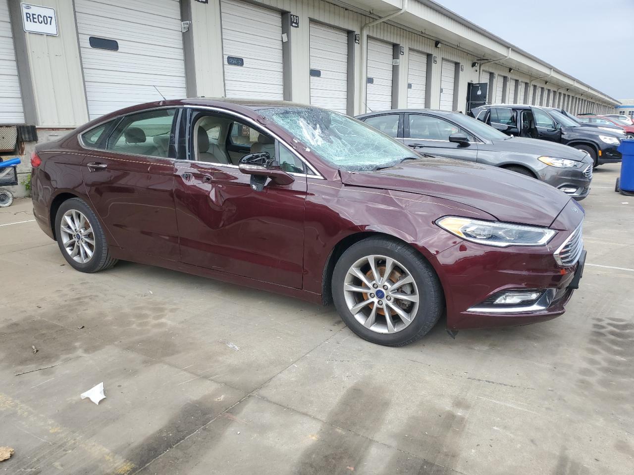 2017 FORD FUSION SE photo 4