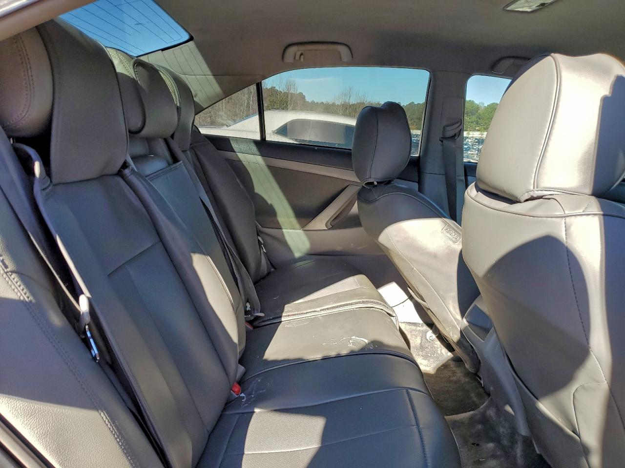 2010 TOYOTA CAMRY BASE photo 4