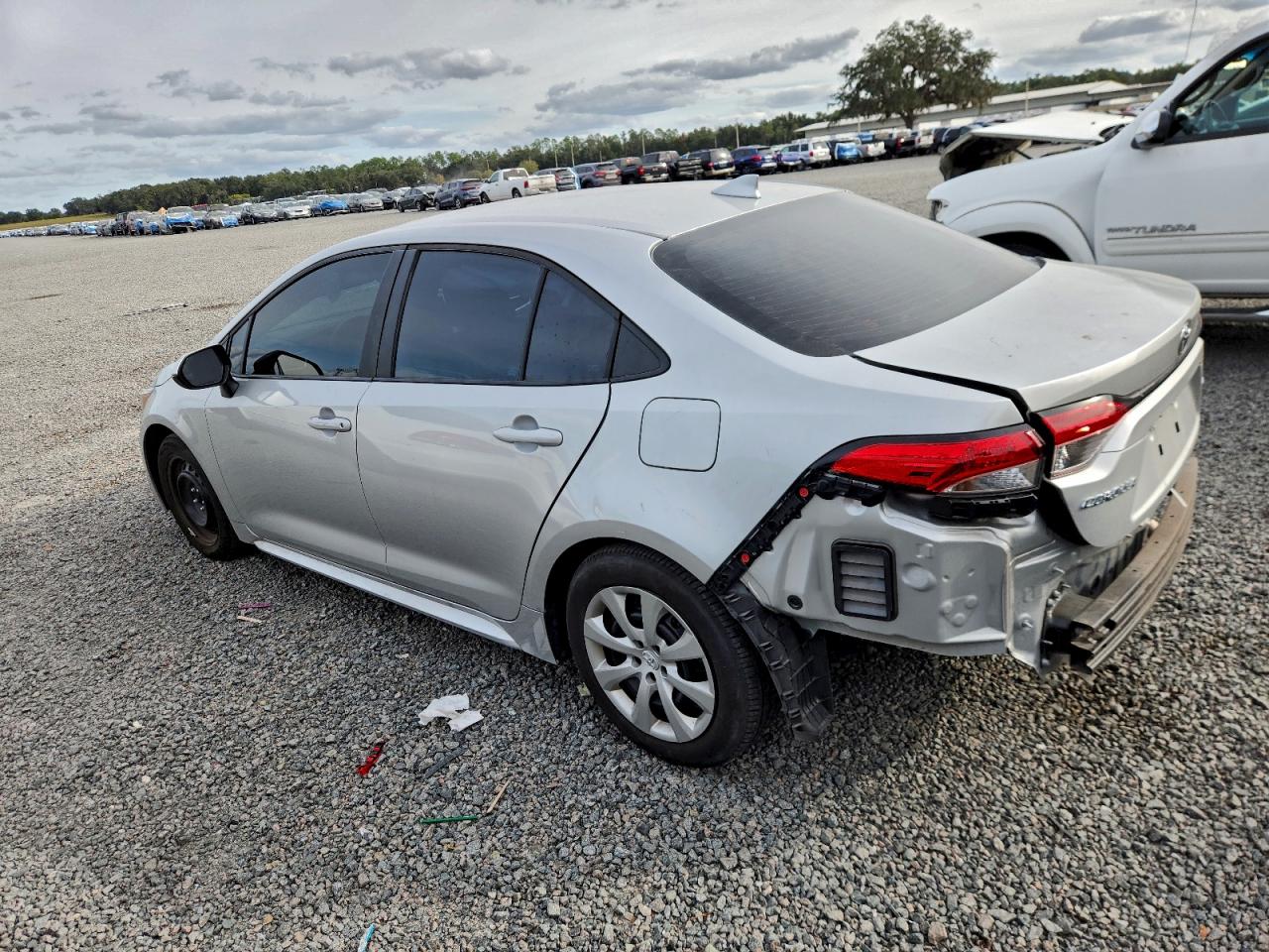 2024 TOYOTA COROLLA LE photo 2