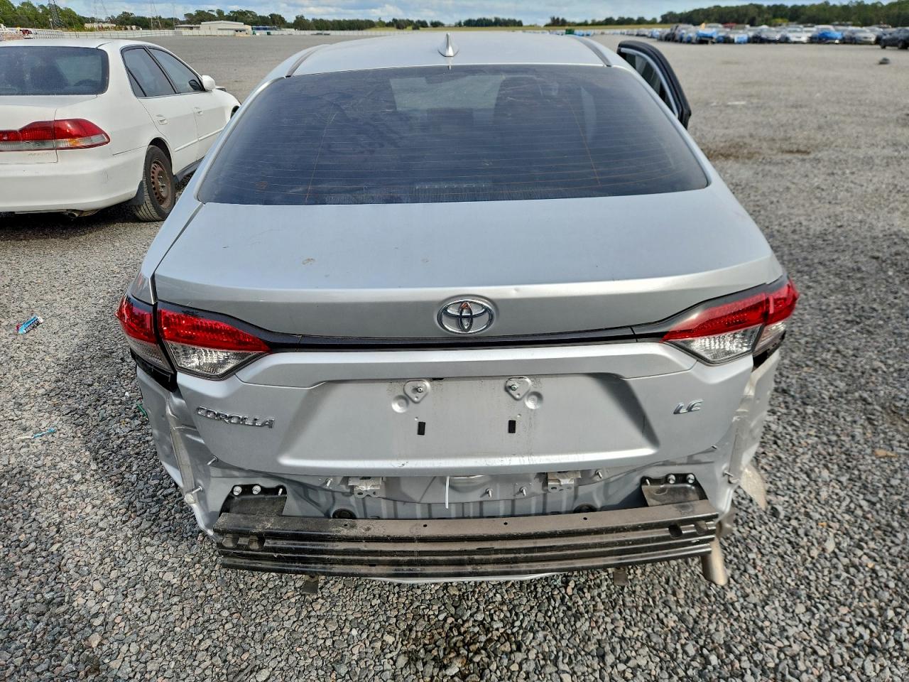 2024 TOYOTA COROLLA LE photo 6