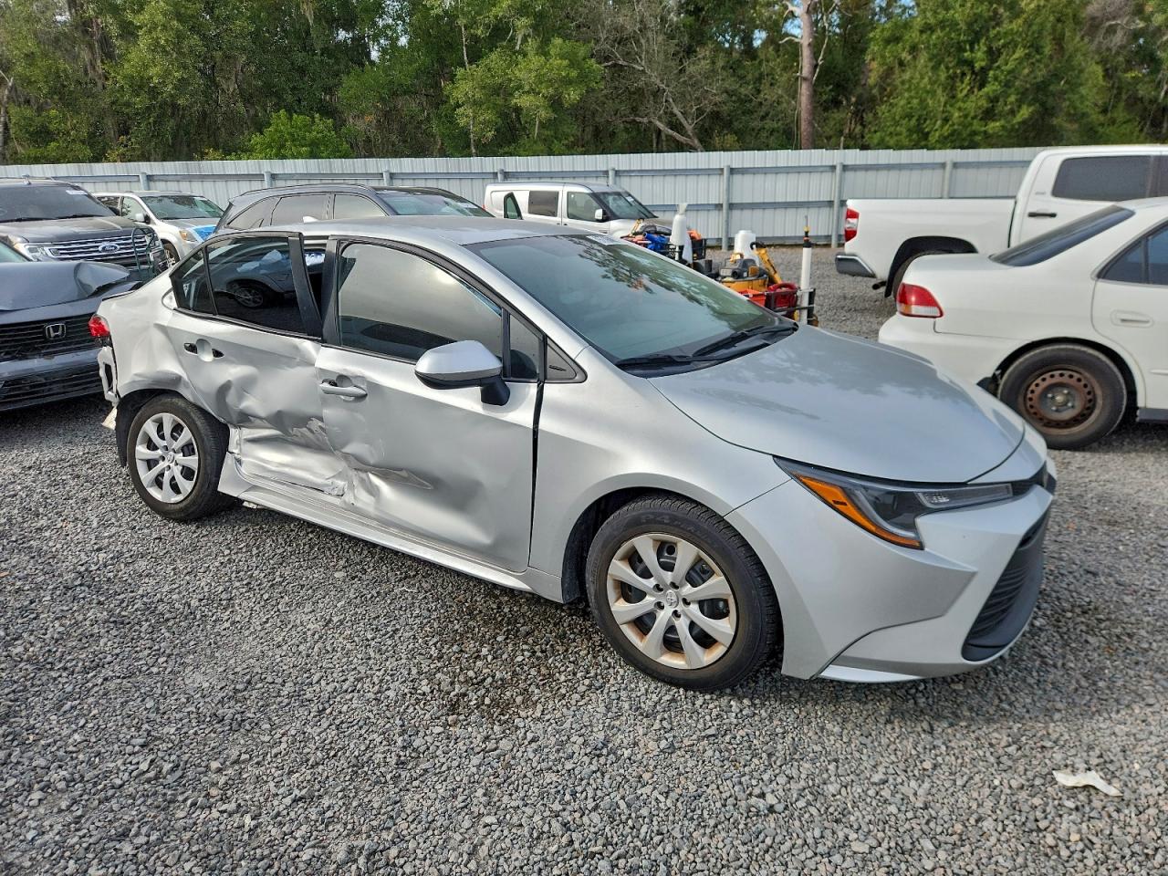 2024 TOYOTA COROLLA LE photo 4