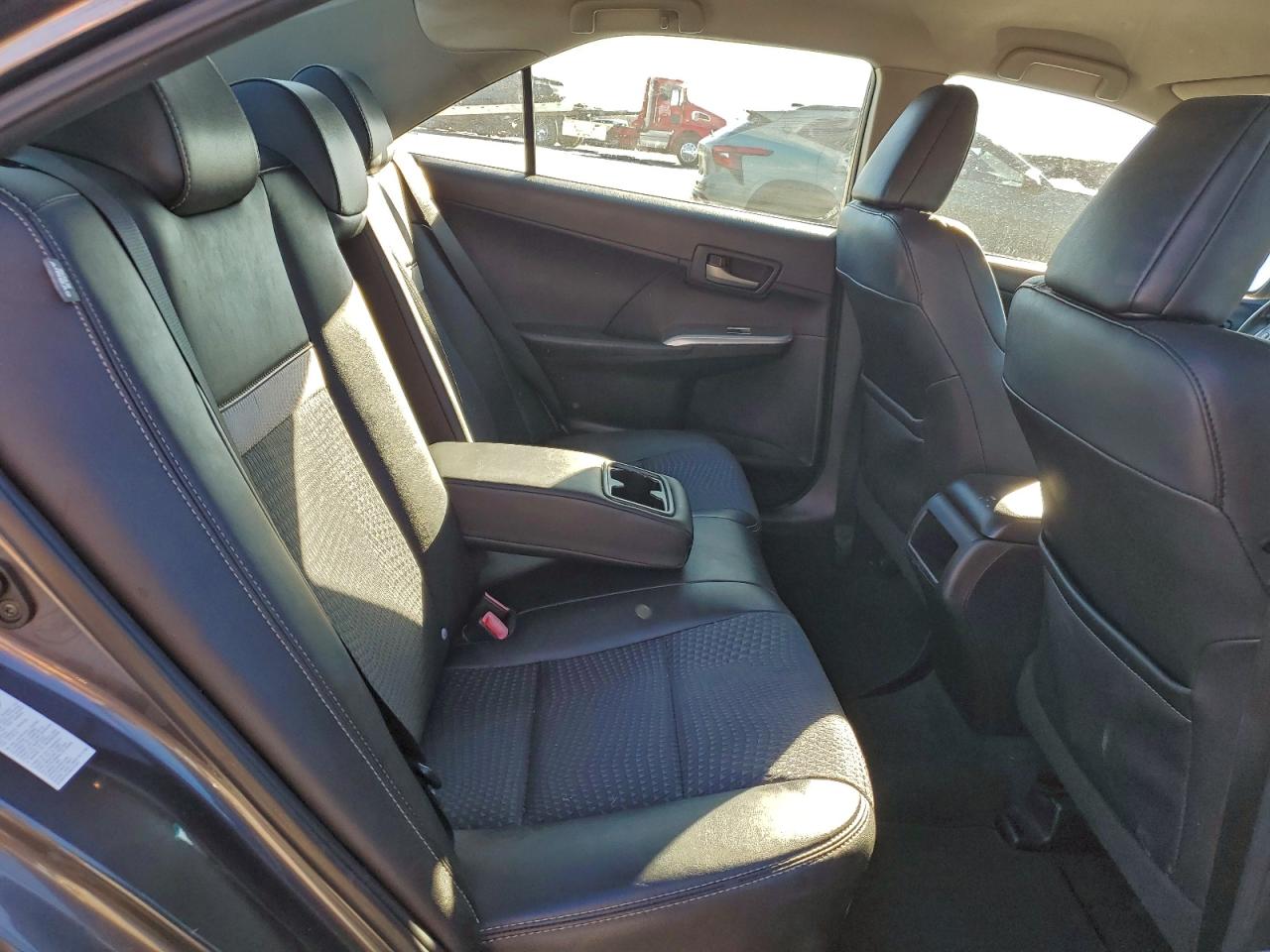 2014 TOYOTA CAMRY L photo 10