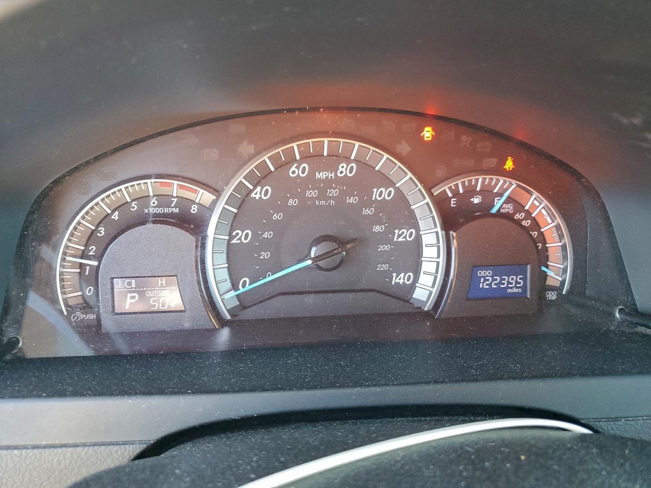 2014 TOYOTA CAMRY L photo 9