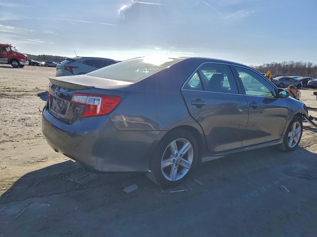 2014 TOYOTA CAMRY L photo 3