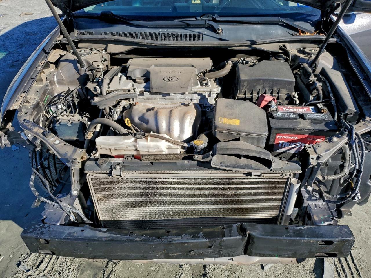 2014 TOYOTA CAMRY L photo 11