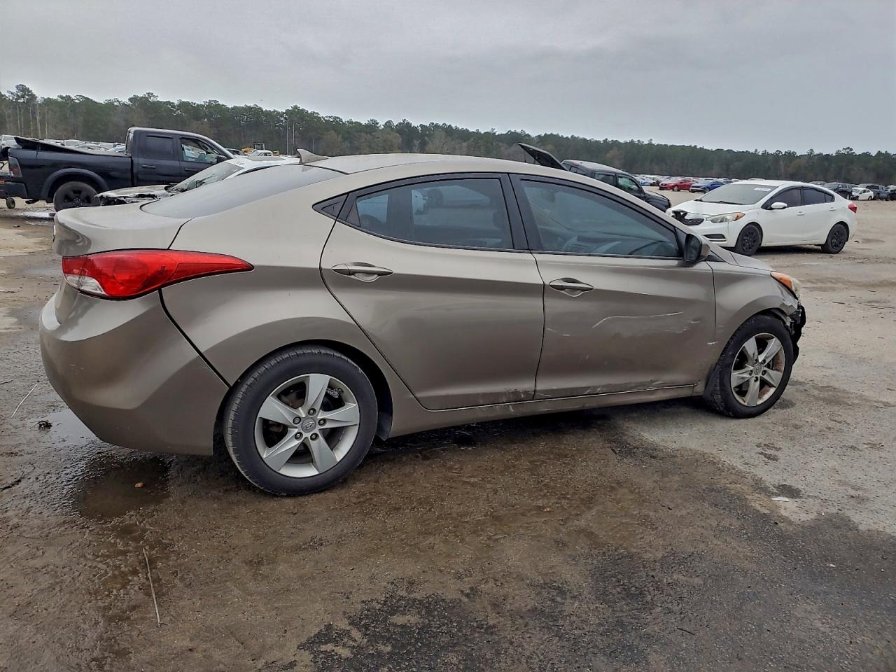 2013 HYUNDAI ELANTRA GLS photo 3