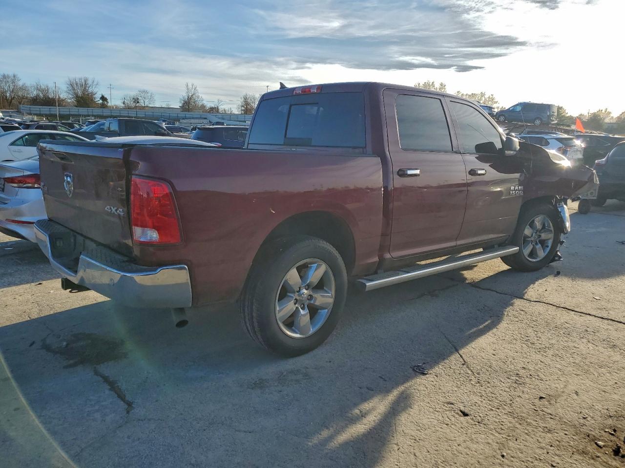 2016 RAM 1500 SLT photo 3