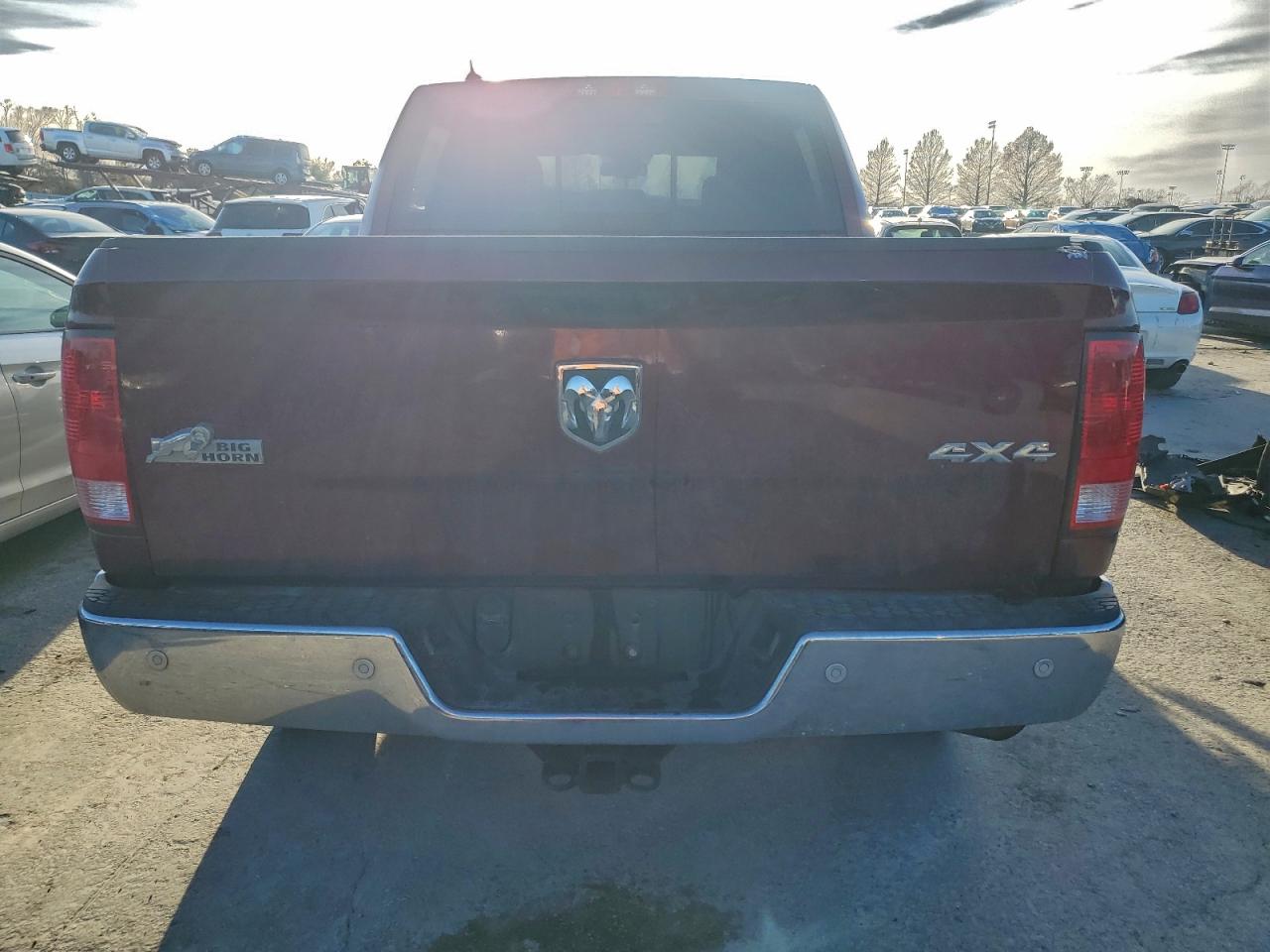 2016 RAM 1500 SLT photo 6