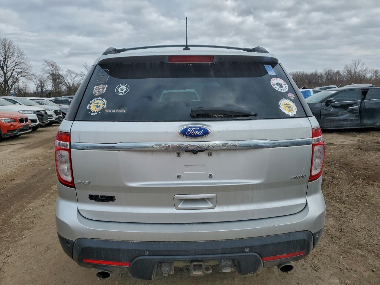 2011 FORD EXPLORER XLT photo 6
