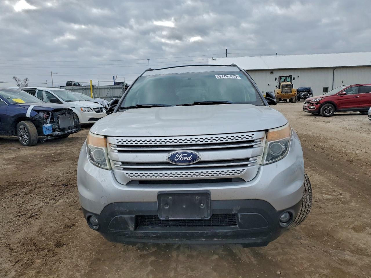 2011 FORD EXPLORER XLT photo 5