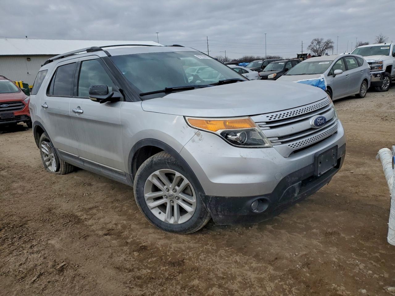 2011 FORD EXPLORER XLT photo 4
