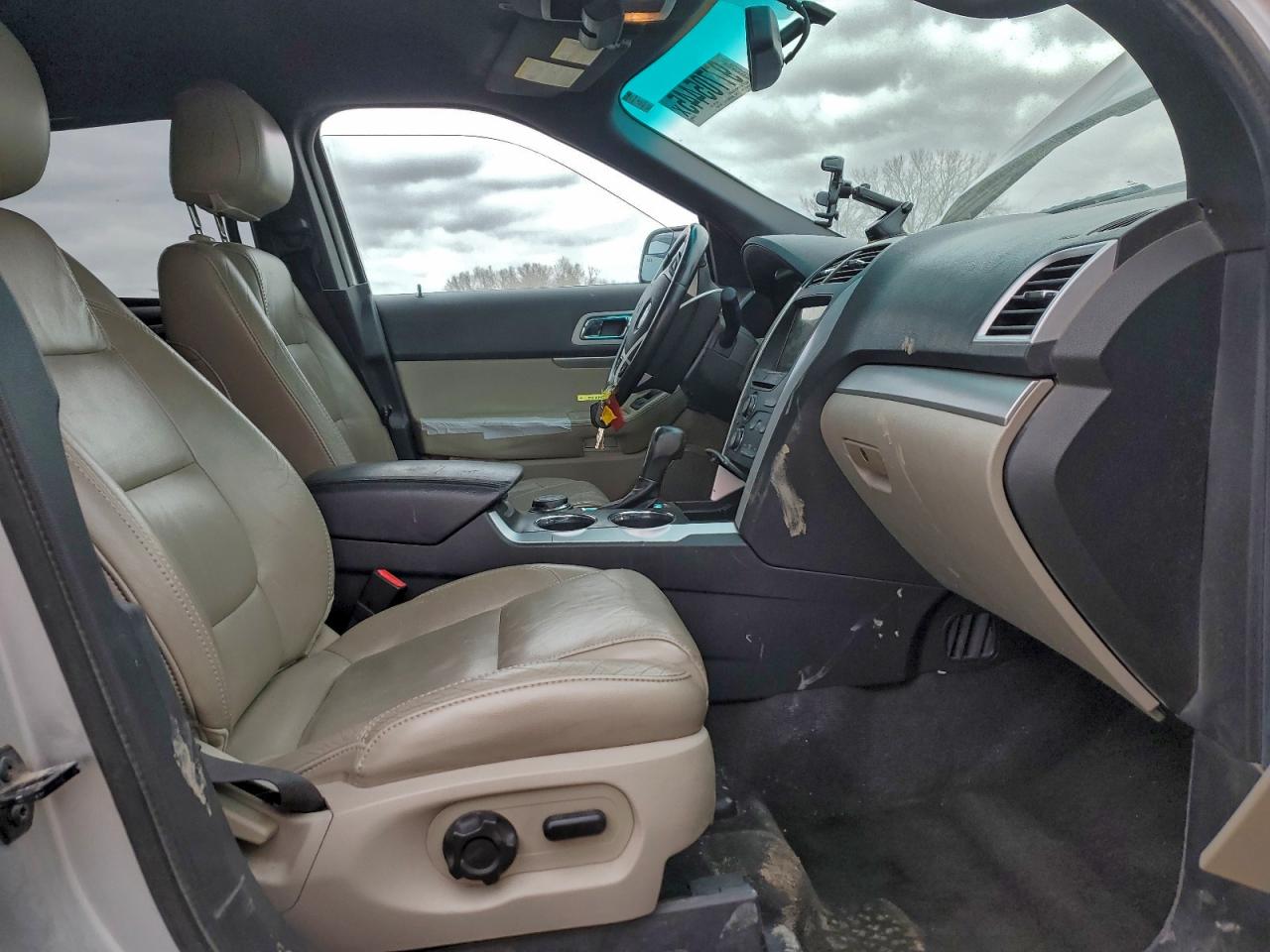 2011 FORD EXPLORER XLT photo 7