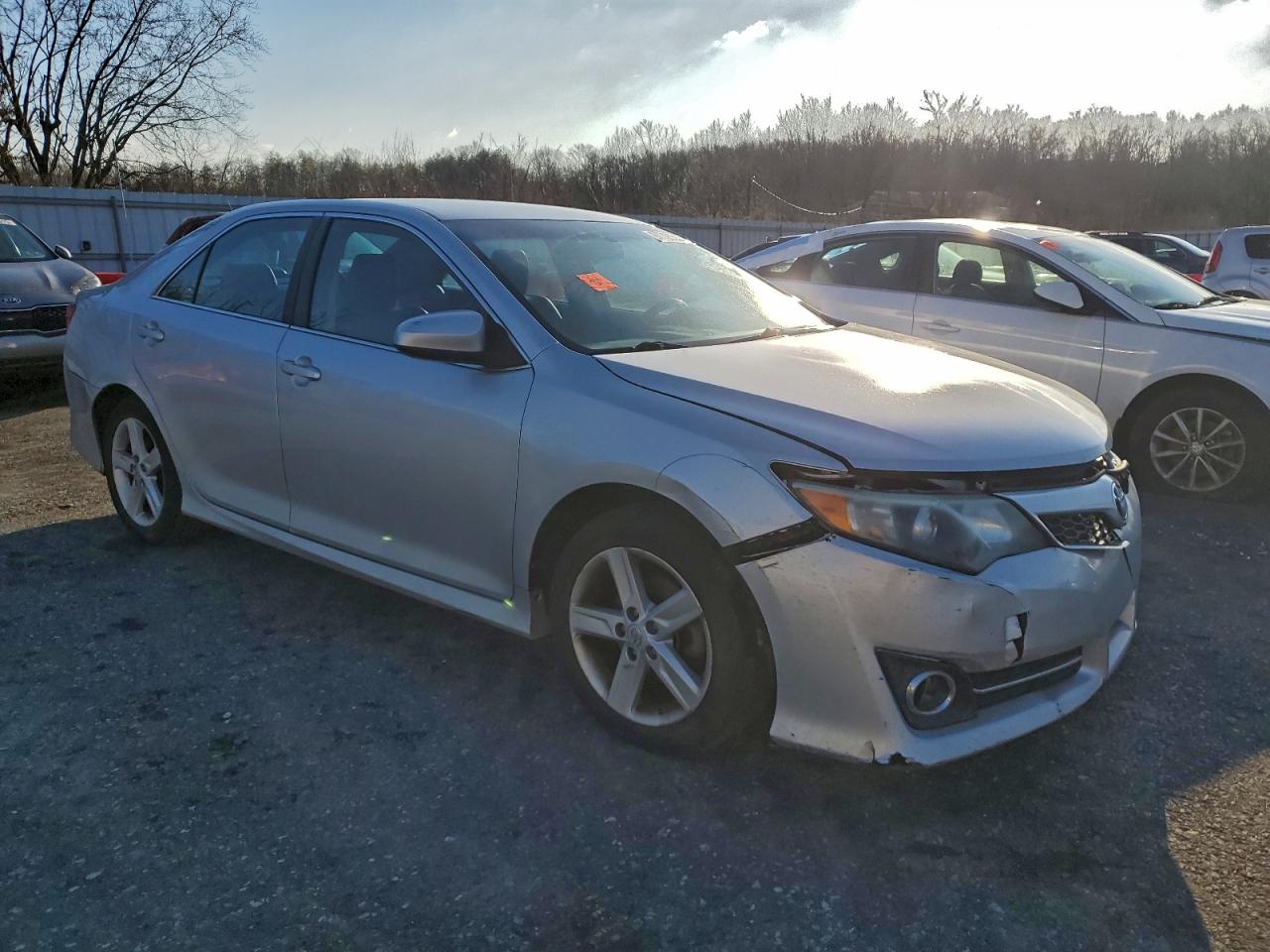 2014 TOYOTA CAMRY L photo 4