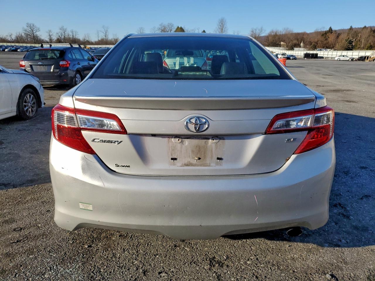 2014 TOYOTA CAMRY L photo 6