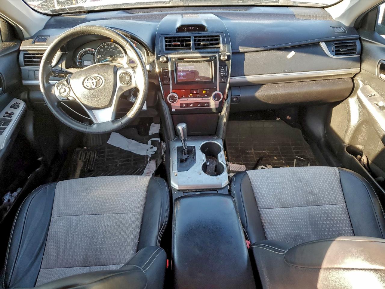 2014 TOYOTA CAMRY L photo 8