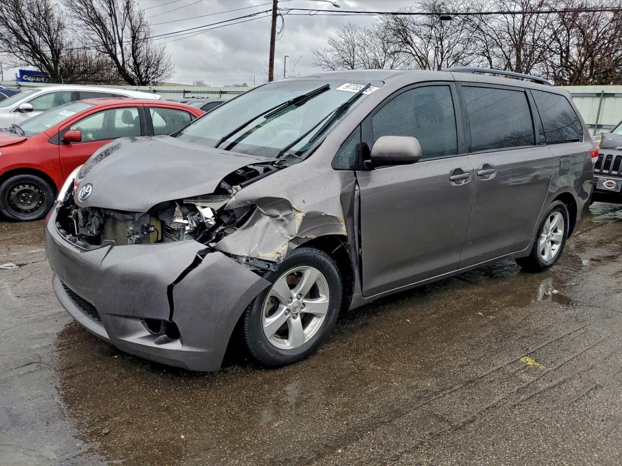 2014 TOYOTA SIENNA