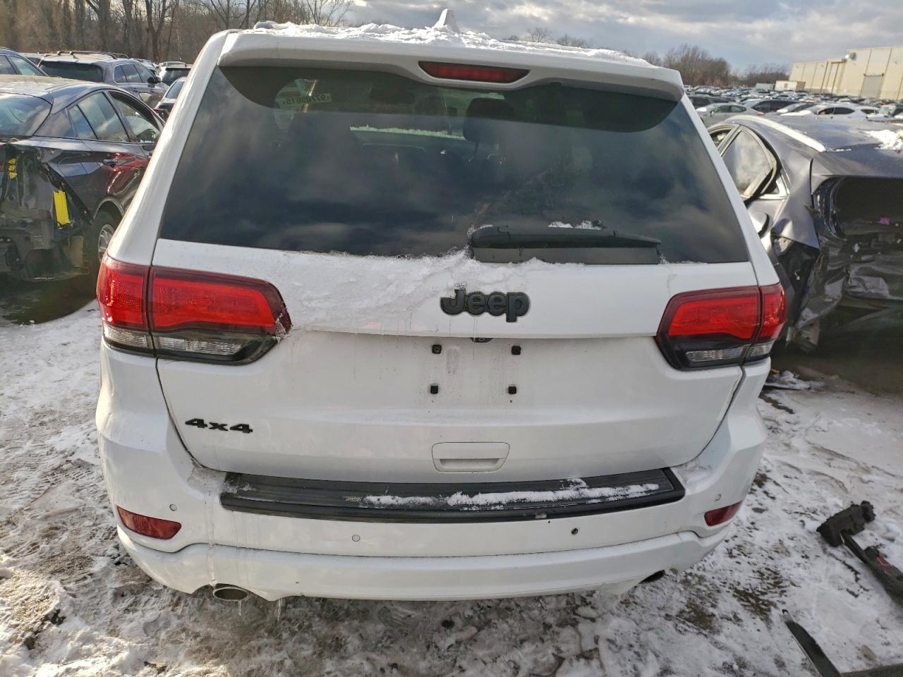 2015 JEEP GRAND CHEROKEE LAREDO photo 6