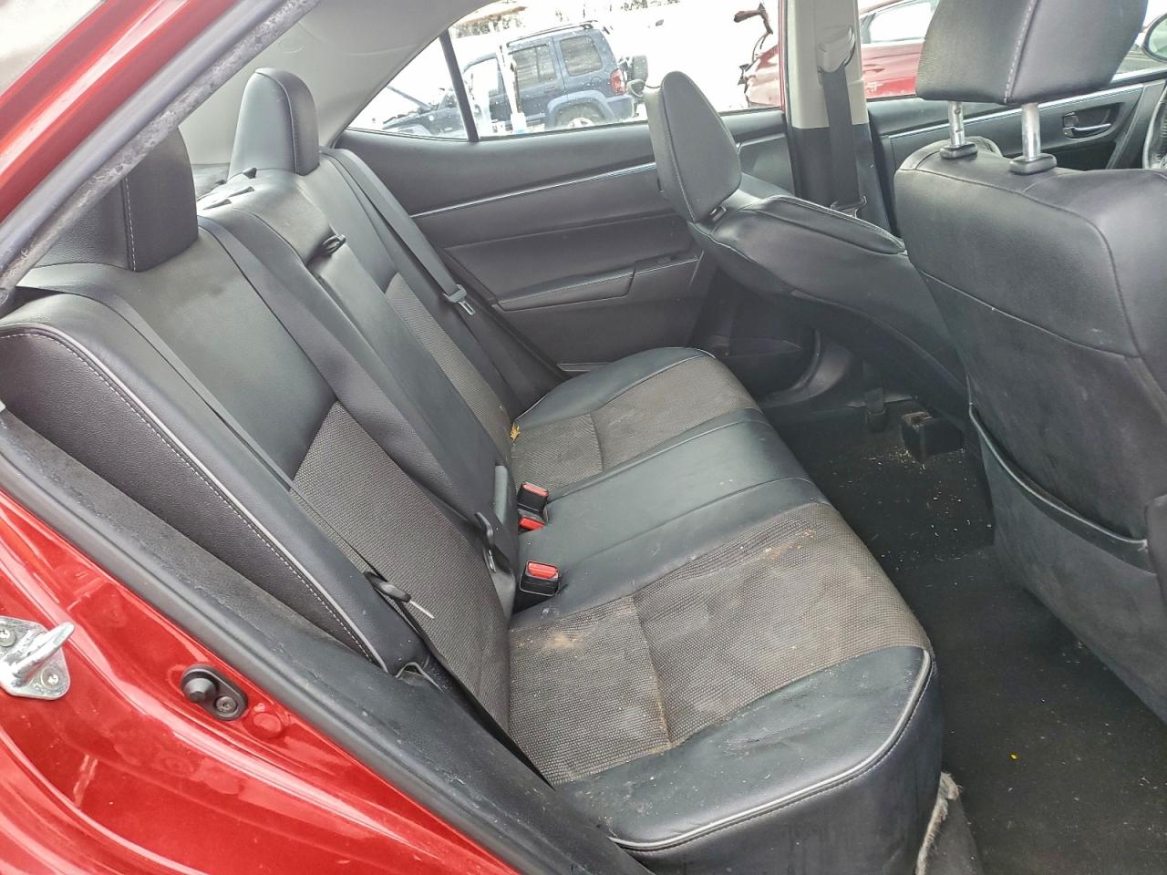 2015 TOYOTA COROLLA L photo 19