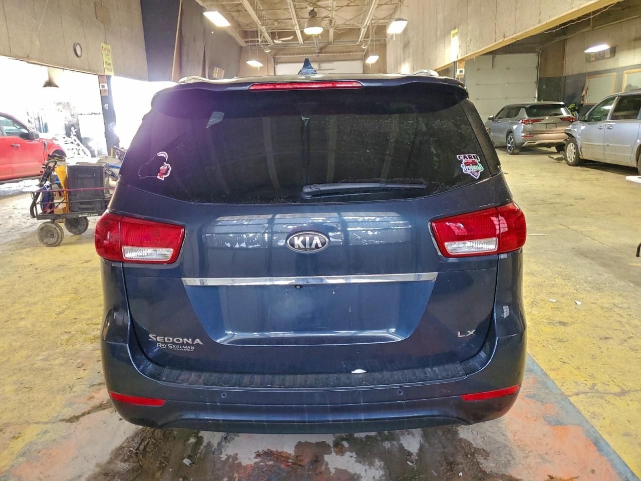 2016 KIA SEDONA LX photo 6
