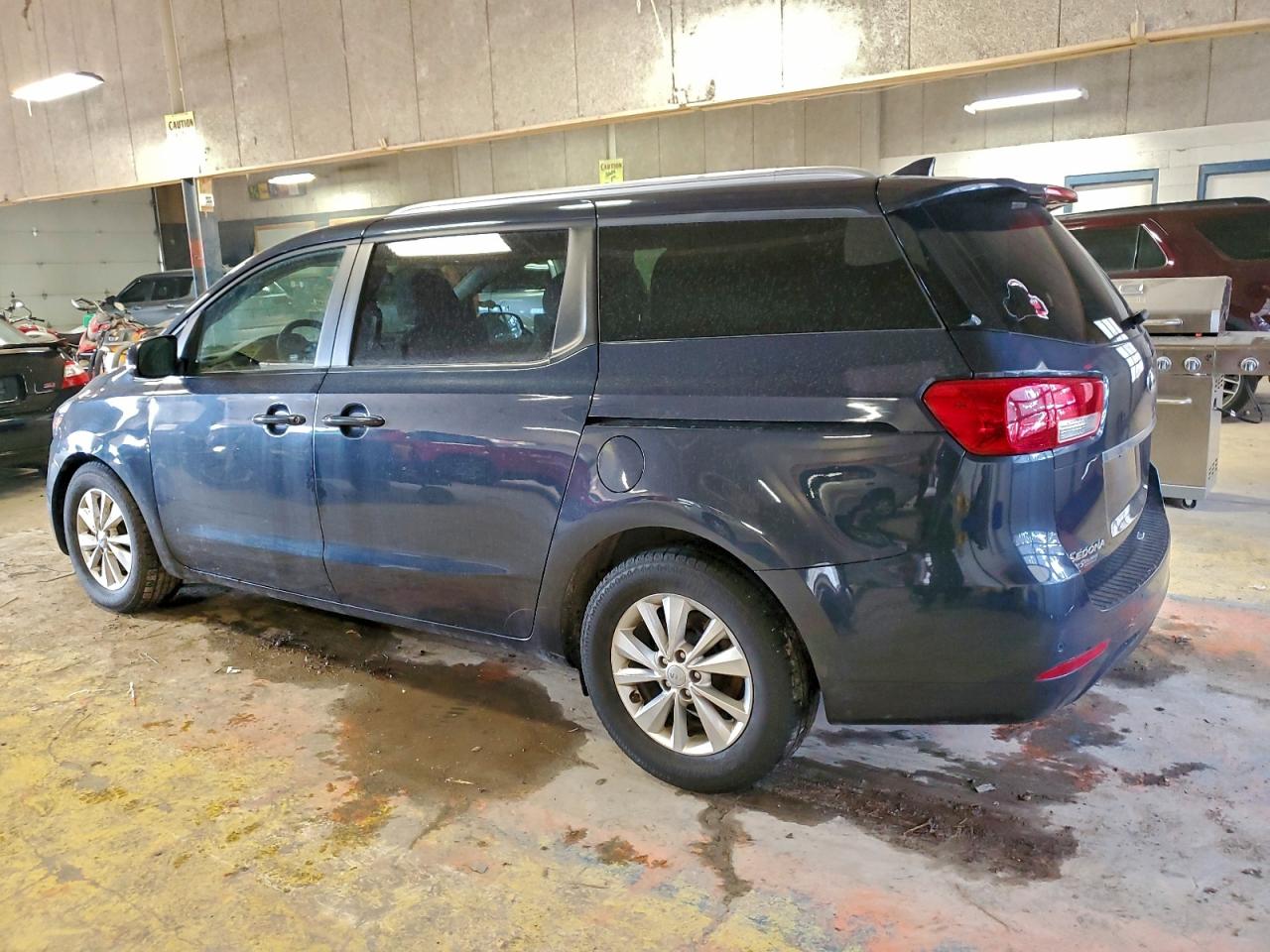 2016 KIA SEDONA LX photo 2