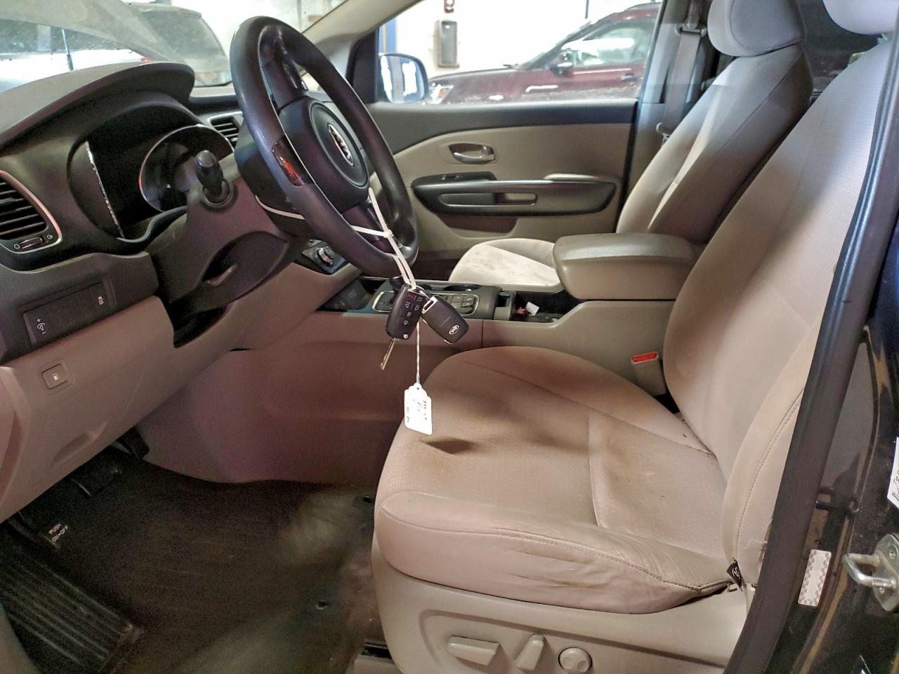2016 KIA SEDONA LX photo 7