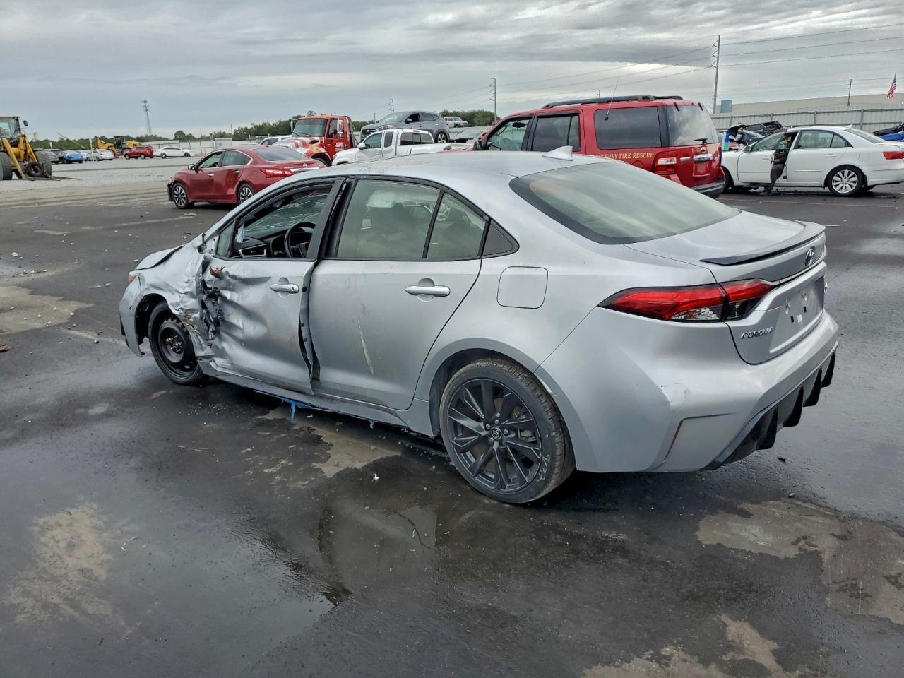 2023 TOYOTA COROLLA XSE photo 3