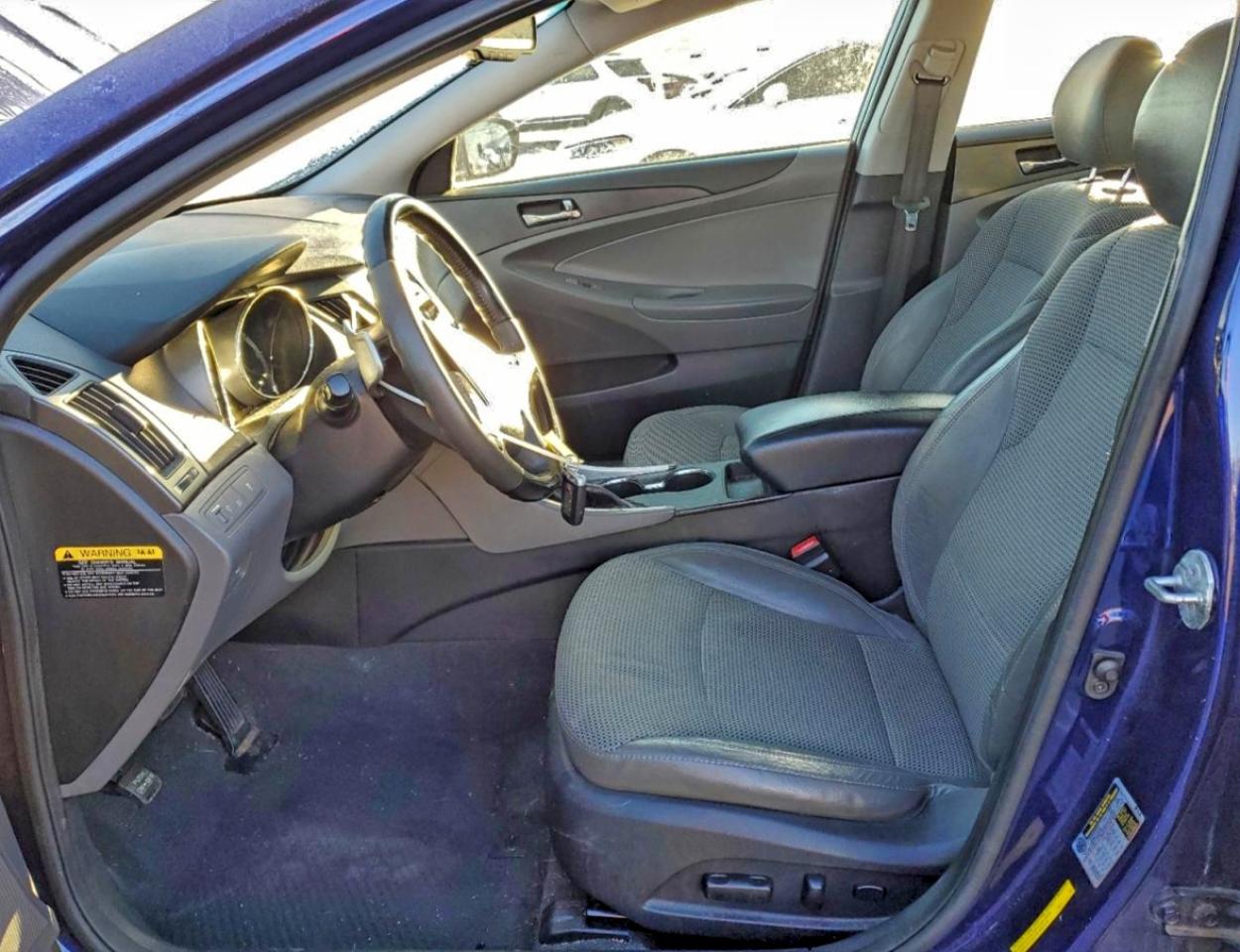 2012 HYUNDAI SONATA SE photo 7