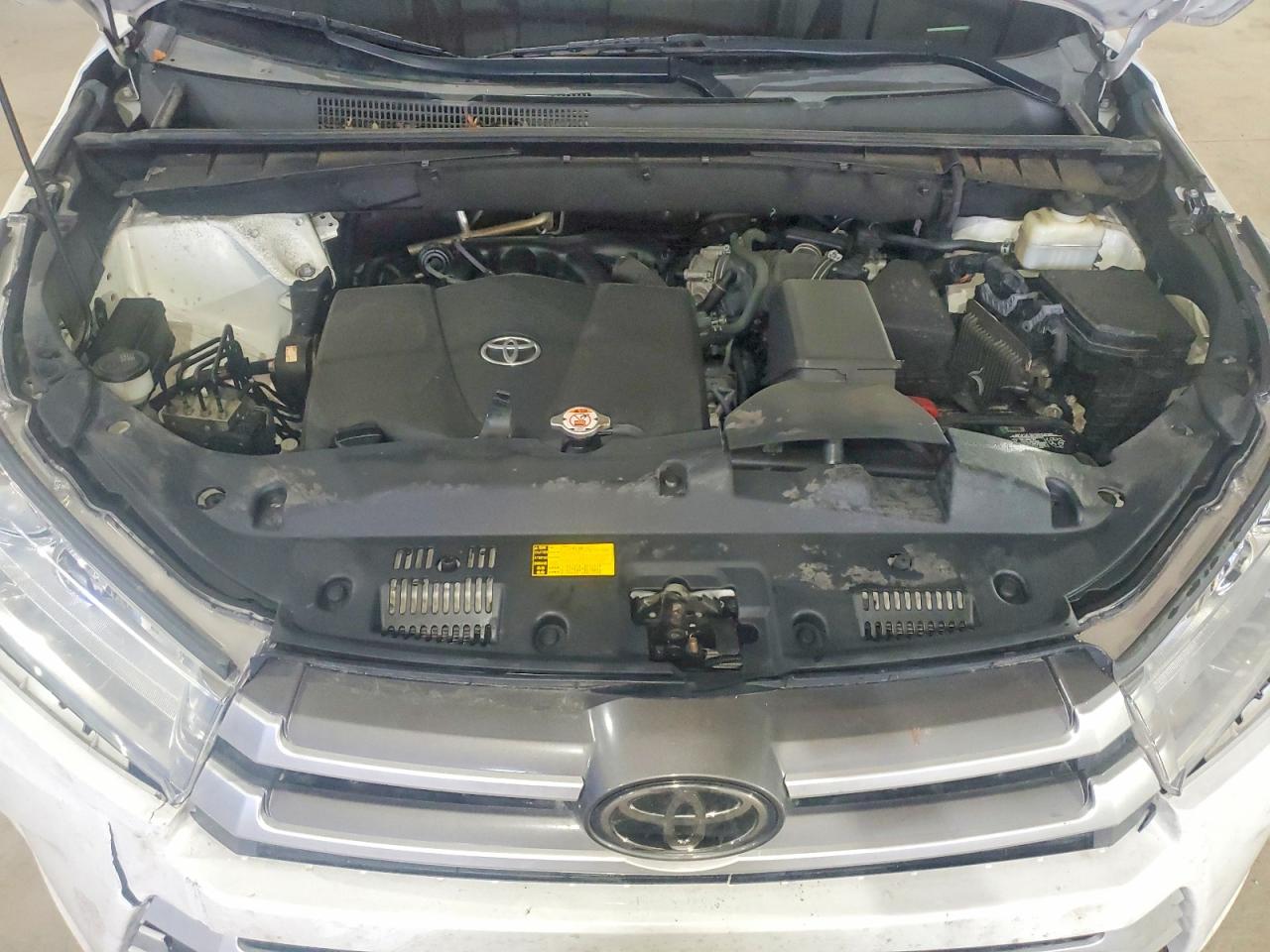 2018 TOYOTA HIGHLANDER SE photo 12