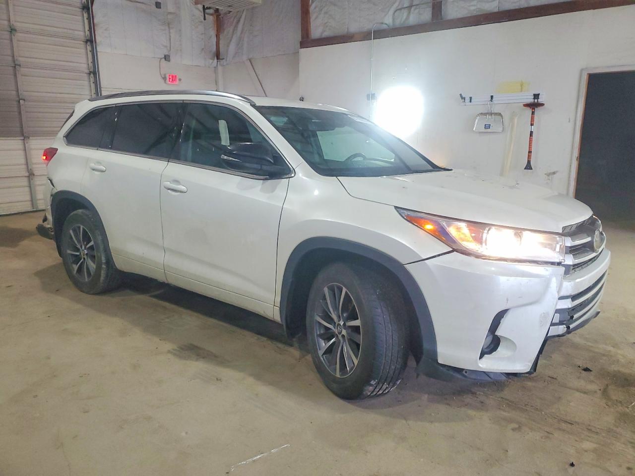 2018 TOYOTA HIGHLANDER SE photo 4