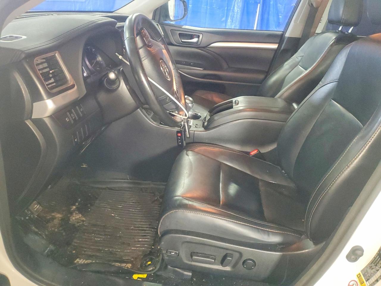 2018 TOYOTA HIGHLANDER SE photo 7