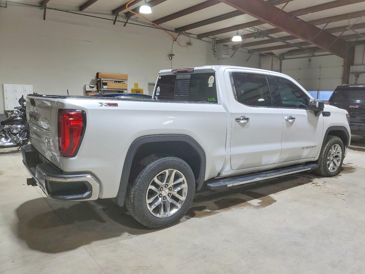 2020 GMC SIERRA K1500 SLT photo 3