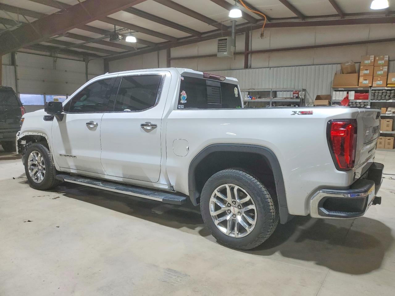 2020 GMC SIERRA K1500 SLT photo 2