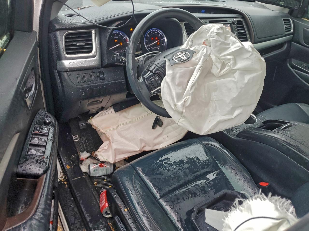 2014 TOYOTA HIGHLANDER XLE photo 8