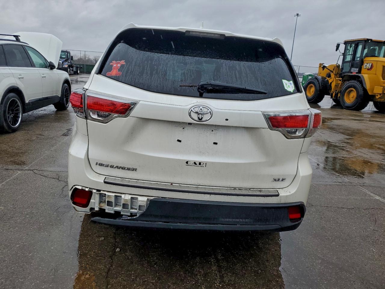 2014 TOYOTA HIGHLANDER XLE photo 6