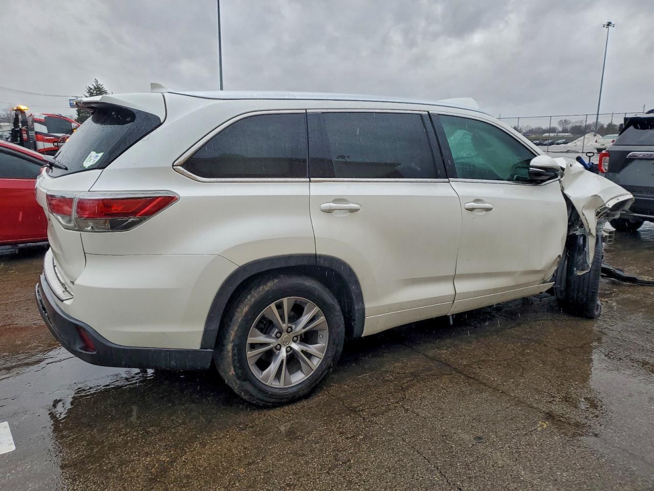 2014 TOYOTA HIGHLANDER XLE photo 3