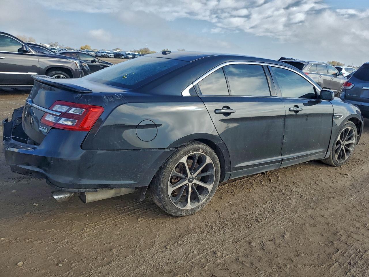2015 FORD TAURUS SHO photo 3