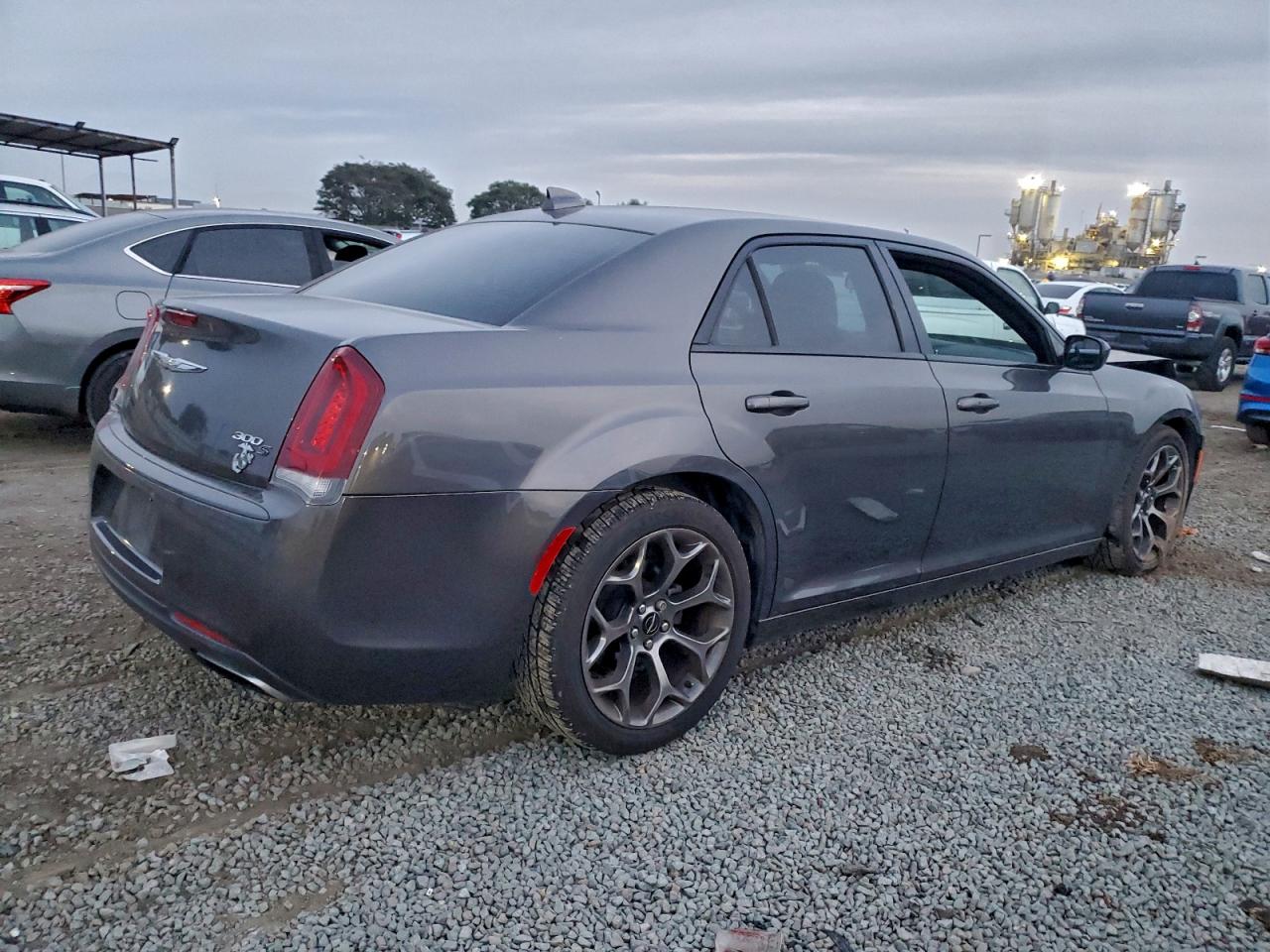 2016 CHRYSLER 300 S photo 3